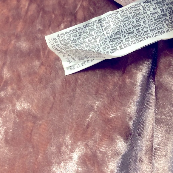 [FOREVER 21] Velvet Crewneck Sweatshirt - Picture 6 of 6